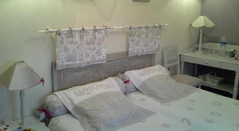Chambres D'Hotes Au Temps Des Cerises Jumieges Bilik gambar